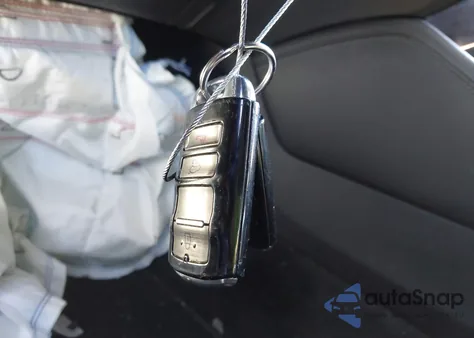 2017 Kia Cadenza Premium z USA, uszkodzony, nr VIN KNALC4J15H5058491